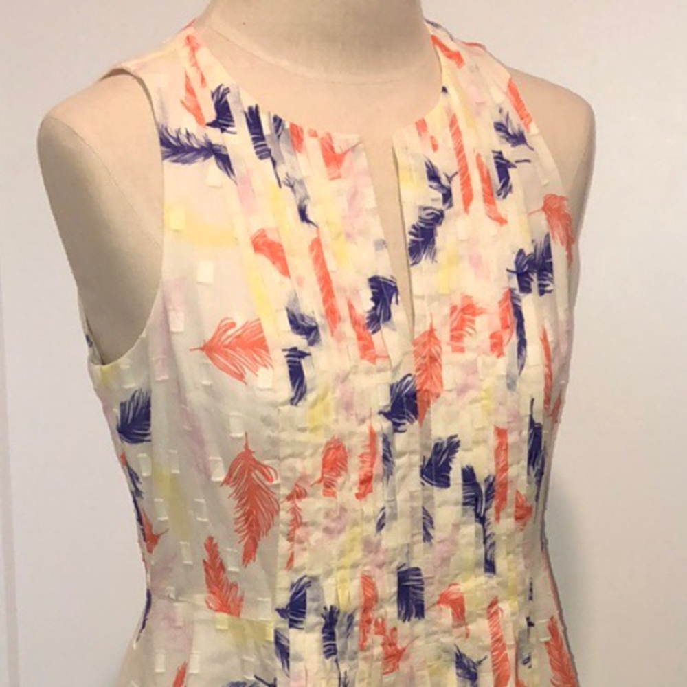 CeCe feather print A-line dress with pleated front